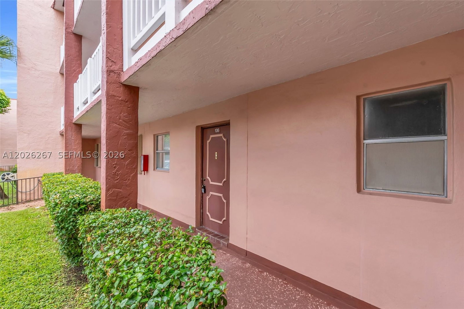 Real estate property located at 9601 Sunrise Lakes Blvd #106, Broward, Sunrise Lakes 120 Condo, Sunrise, FL