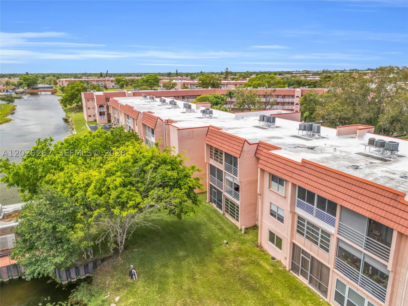 Real estate property located at 9601 Sunrise Lakes Blvd #106, Broward, Sunrise Lakes 120 Condo, Sunrise, FL