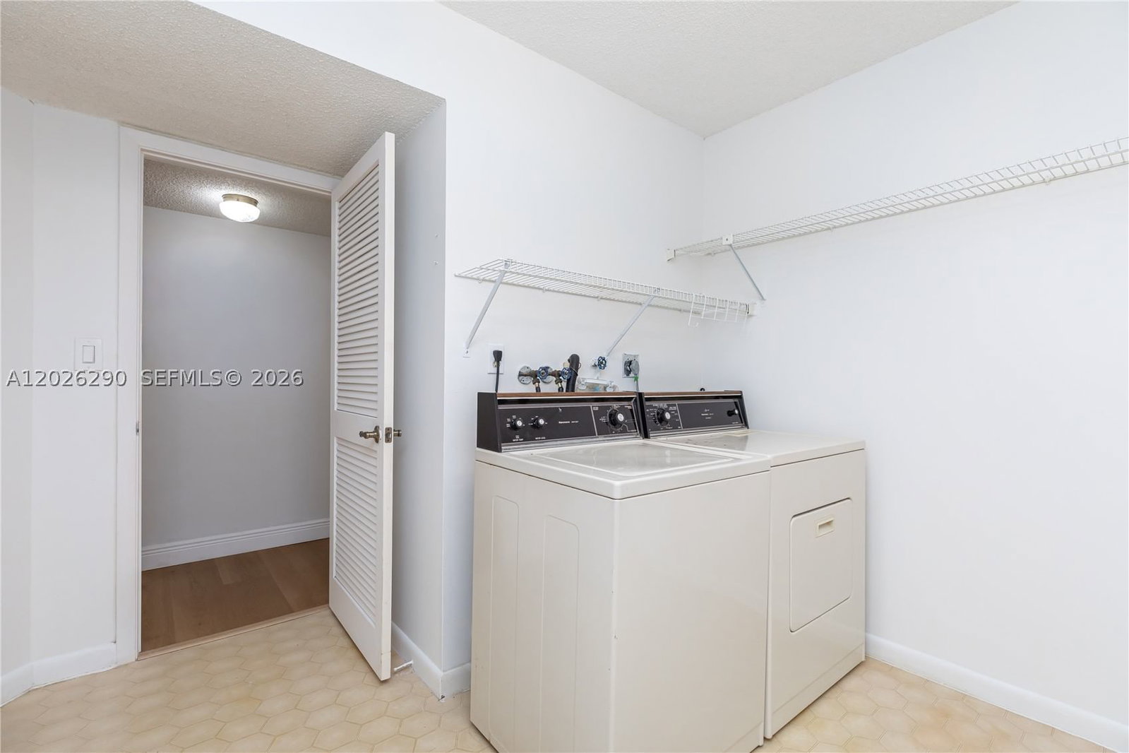 Real estate property located at 4950 Sabal Palm Blvd #106, Broward, Lakes Of Carriage Hills, Tamarac, FL
