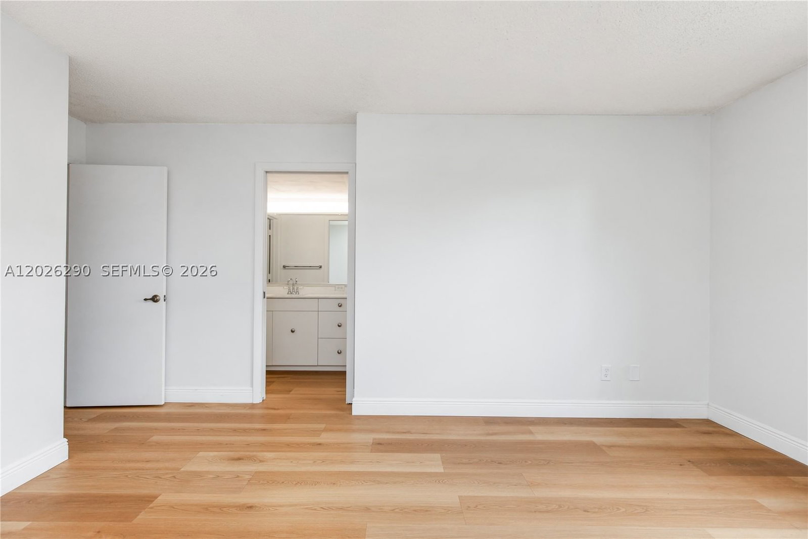 Real estate property located at 4950 Sabal Palm Blvd #106, Broward, Lakes Of Carriage Hills, Tamarac, FL