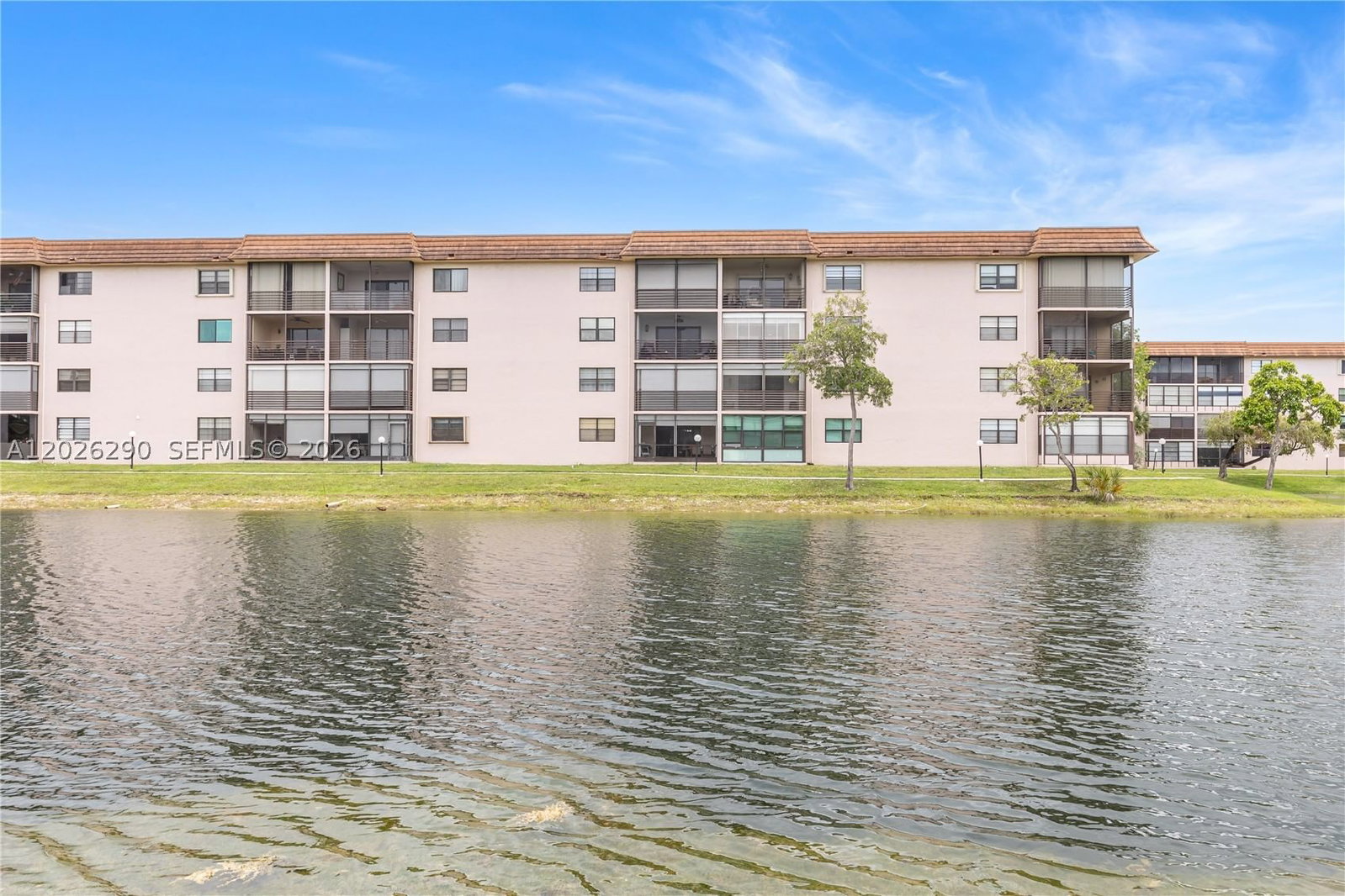 Real estate property located at 4950 Sabal Palm Blvd #106, Broward, Lakes Of Carriage Hills, Tamarac, FL