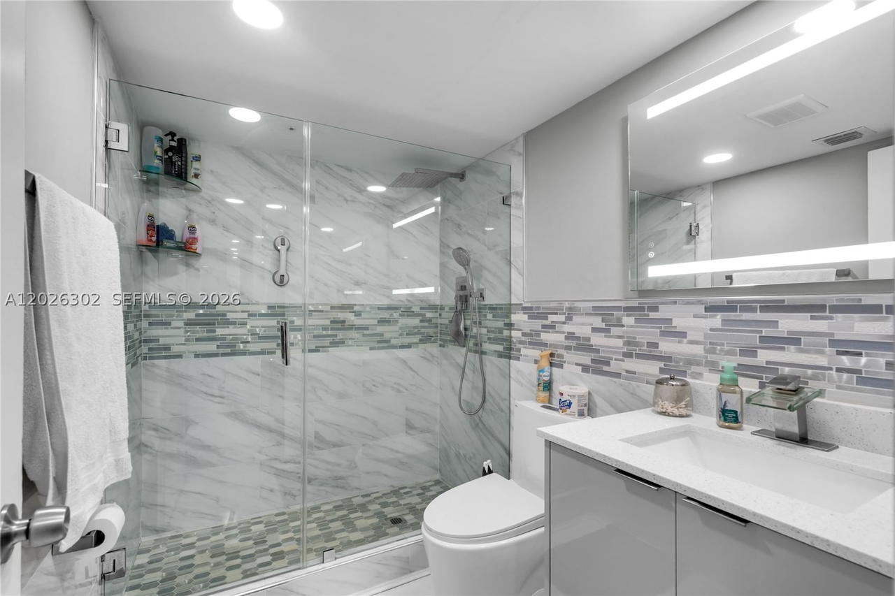 Real estate property located at 900 128th Ave #105D, Broward, Buckingham At Century Vil, Pembroke Pines, FL