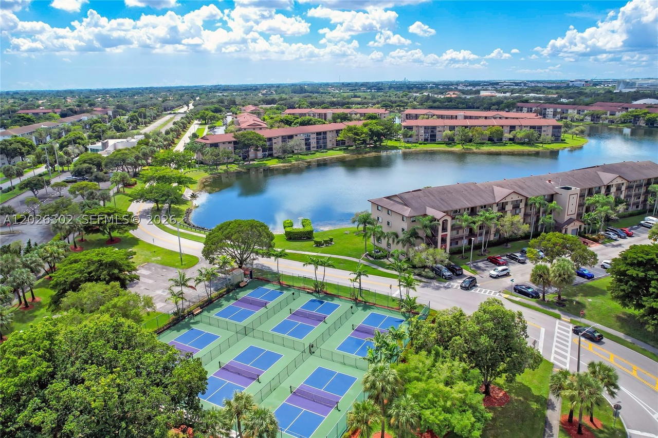 Real estate property located at 900 128th Ave #105D, Broward, Buckingham At Century Vil, Pembroke Pines, FL