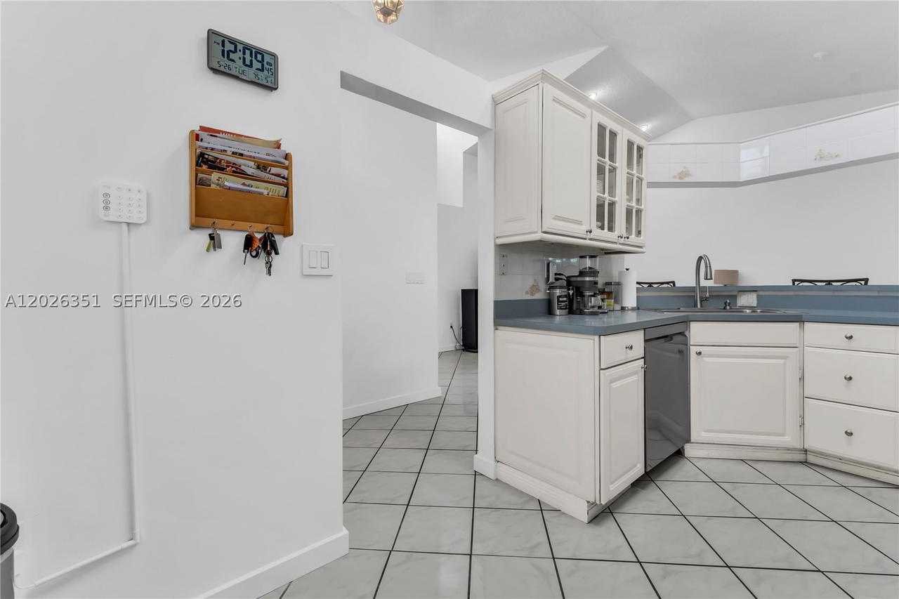 Real estate property located at 14475 127th Ct, Miami-dade, Deerwood Part Iv, Miami, FL