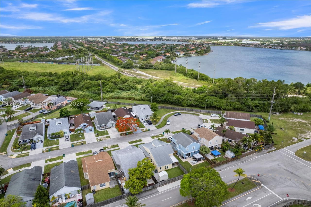 Real estate property located at 14475 127th Ct, Miami-dade, Deerwood Part Iv, Miami, FL