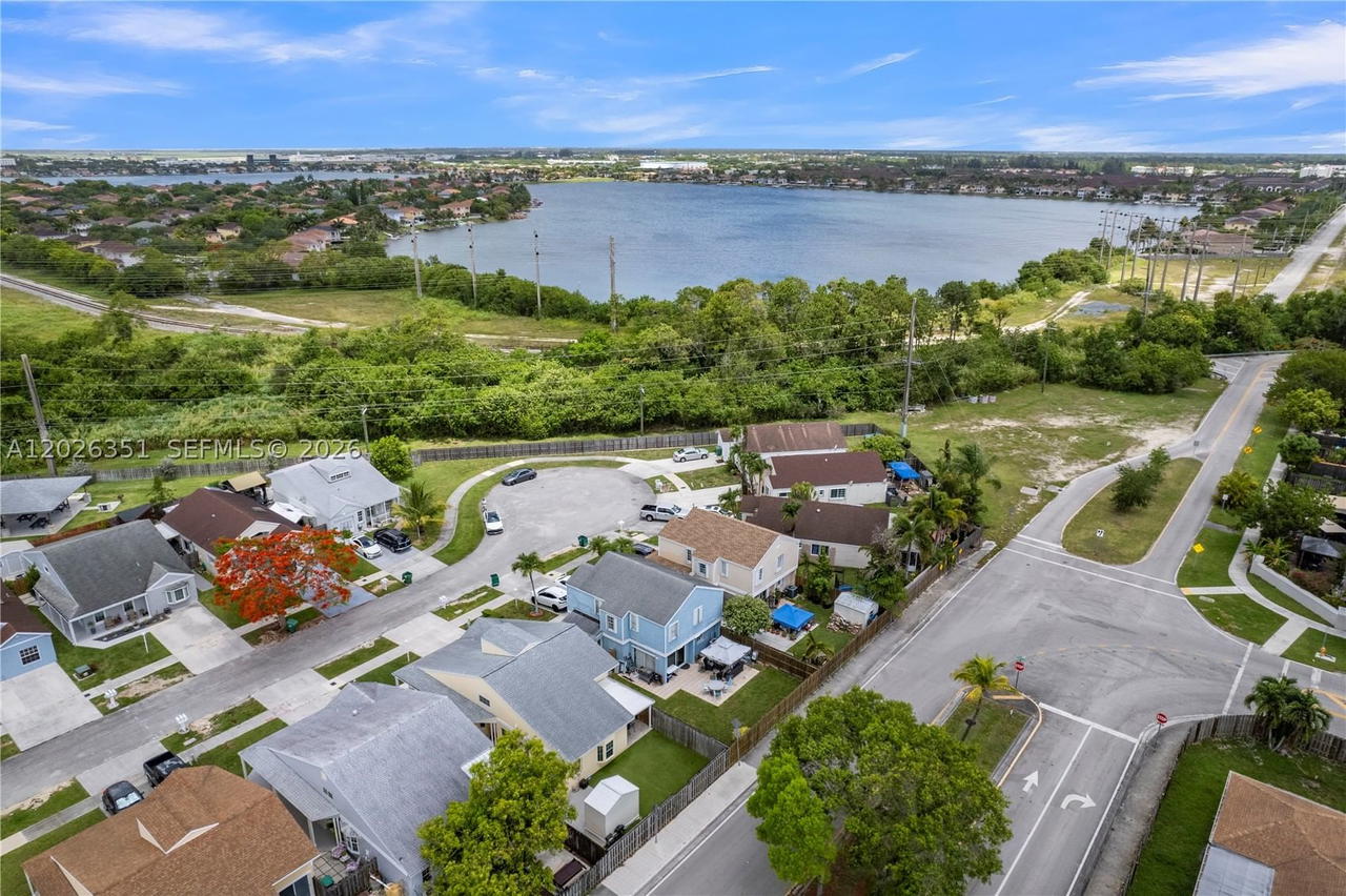 Real estate property located at 14475 127th Ct, Miami-dade, Deerwood Part Iv, Miami, FL