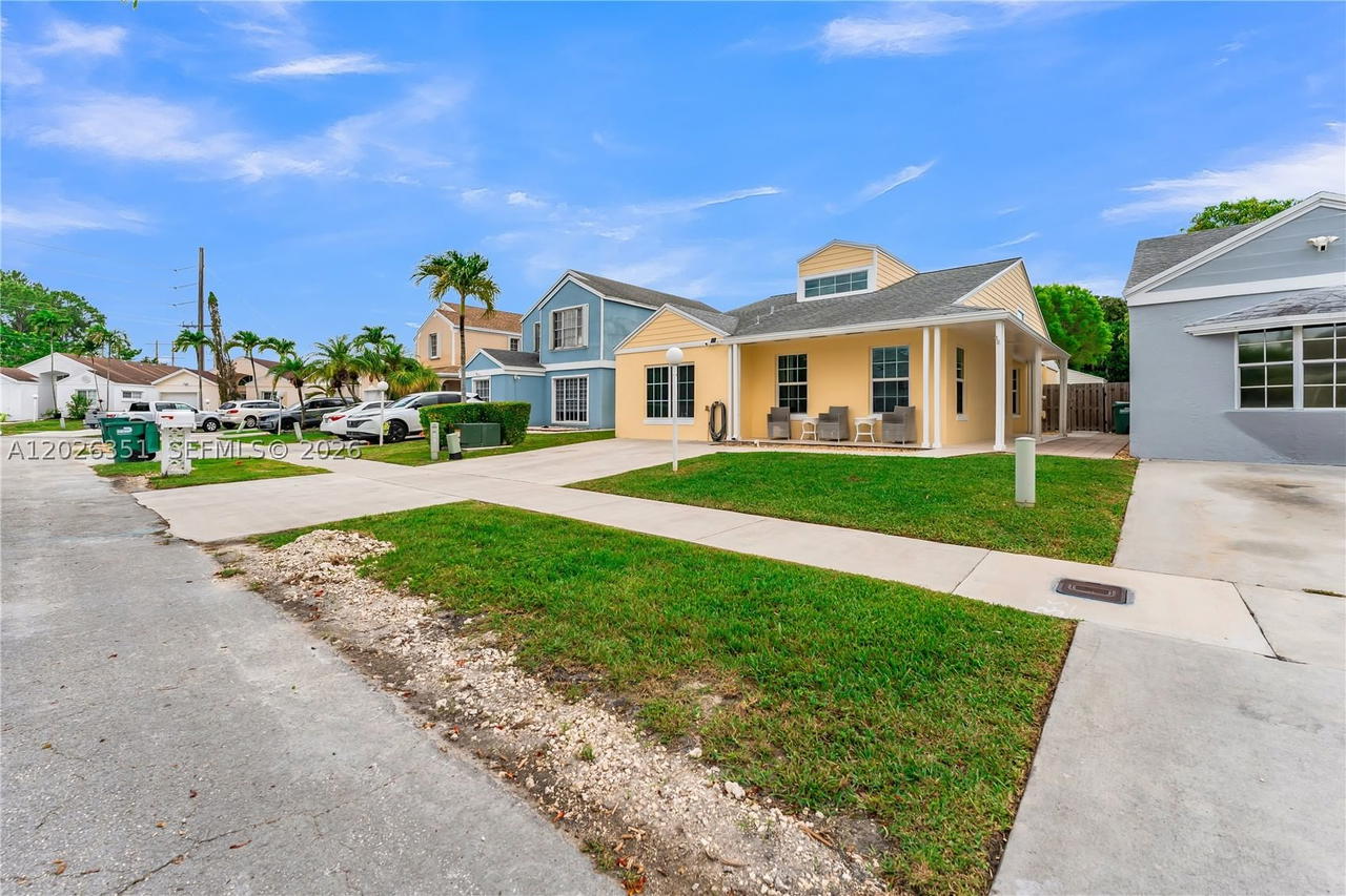 Real estate property located at 14475 127th Ct, Miami-dade, Deerwood Part Iv, Miami, FL