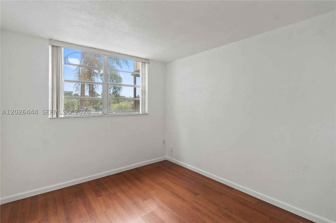 Real estate property located at 7100 17th St #219, Broward, Omega Condo No 3, Plantation, FL