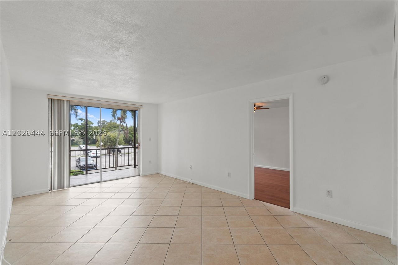 Real estate property located at 7100 17th St #219, Broward, Omega Condo No 3, Plantation, FL