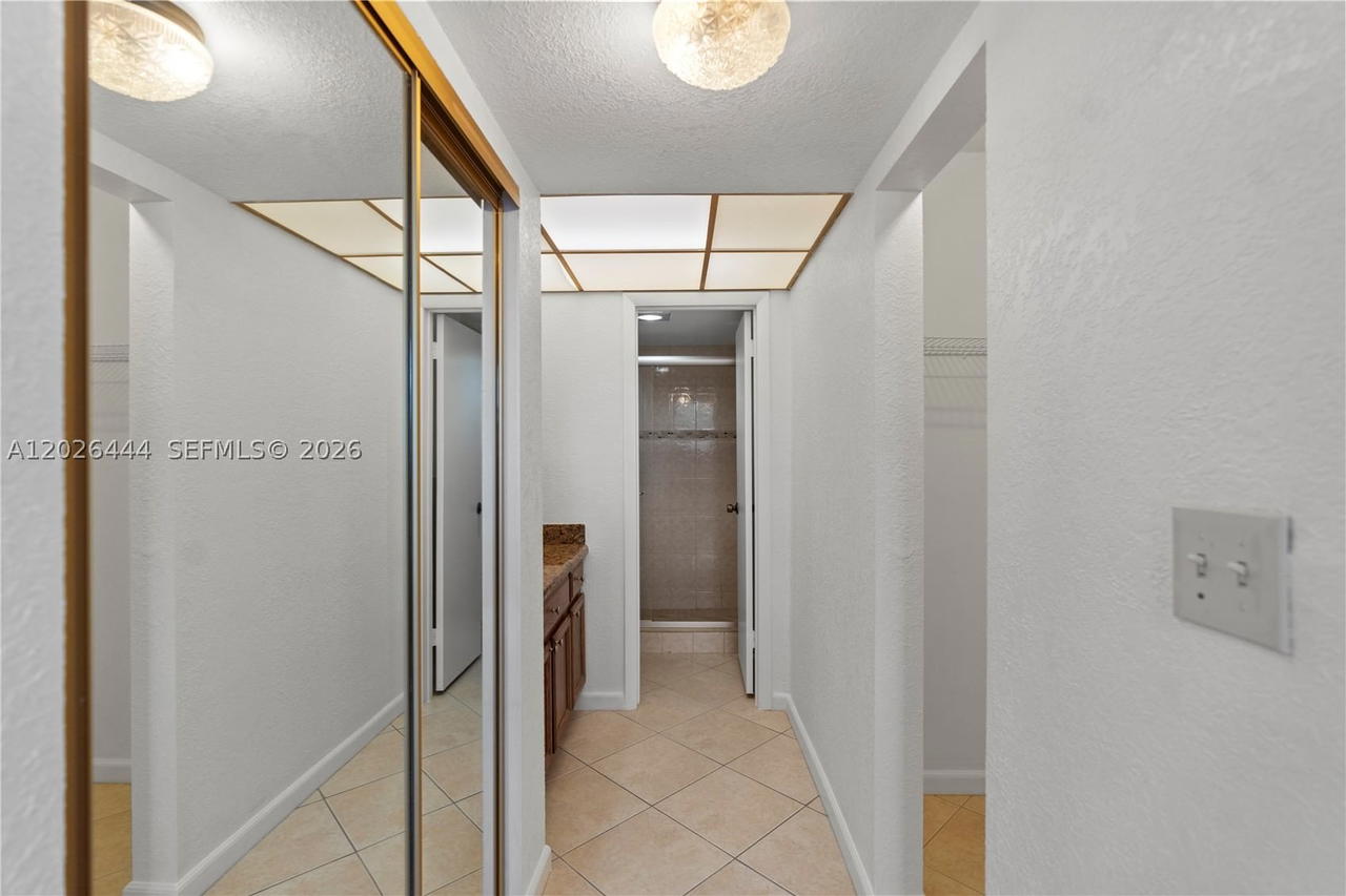 Real estate property located at 7100 17th St #219, Broward, Omega Condo No 3, Plantation, FL