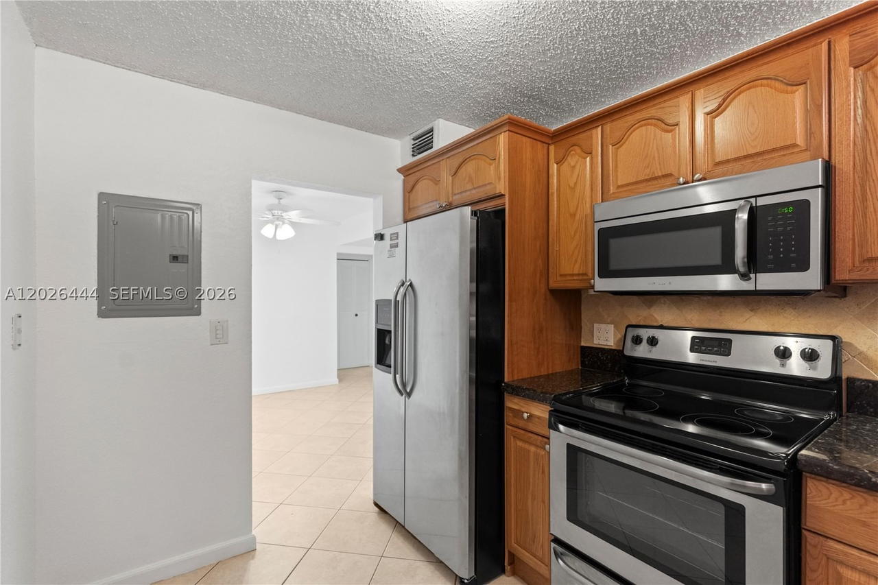 Real estate property located at 7100 17th St #219, Broward, Omega Condo No 3, Plantation, FL