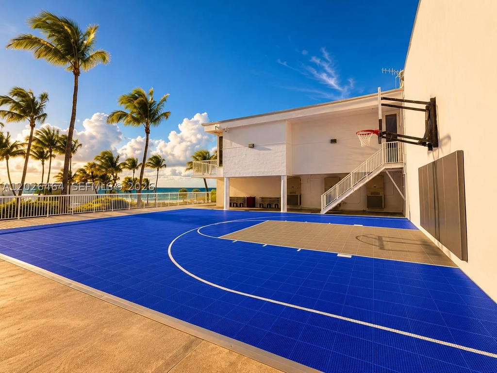 Real estate property located at 5401 Collins Ave #1022, Miami-dade, The Carriage House Condo, Miami Beach, FL