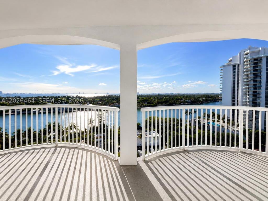 Real estate property located at 5401 Collins Ave #1022, Miami-dade, The Carriage House Condo, Miami Beach, FL