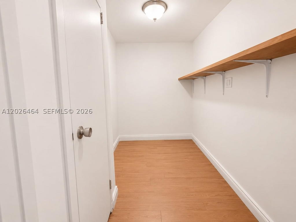 Real estate property located at 5401 Collins Ave #1022, Miami-dade, The Carriage House Condo, Miami Beach, FL