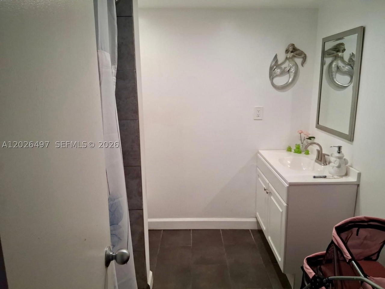 Real estate property located at 5985 Del Lago Cir #215, Broward, Water Bridge 6 Condo, Sunrise, FL