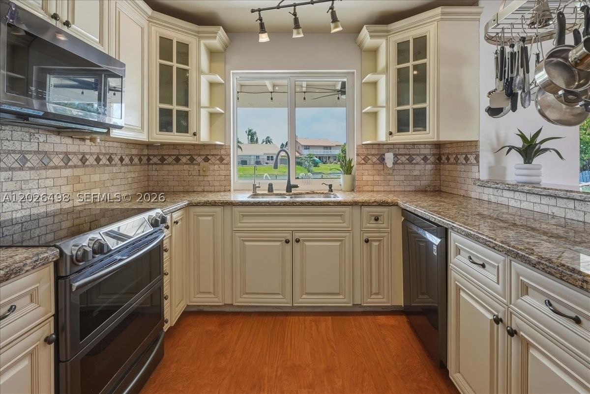 Real estate property located at 5680 Thornbluff Ave, Broward, Waterford, Davie, FL