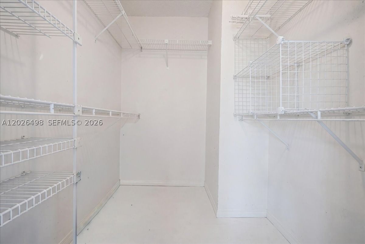 Real estate property located at 5680 Thornbluff Ave, Broward, Waterford, Davie, FL