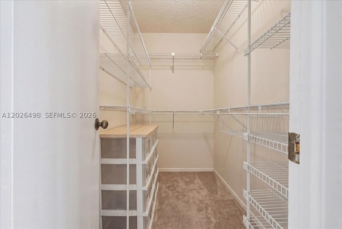 Real estate property located at 5680 Thornbluff Ave, Broward, Waterford, Davie, FL