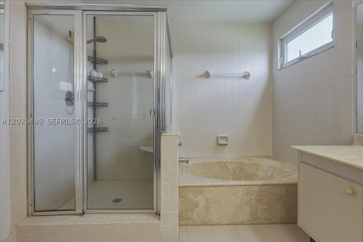 Real estate property located at 5680 Thornbluff Ave, Broward, Waterford, Davie, FL
