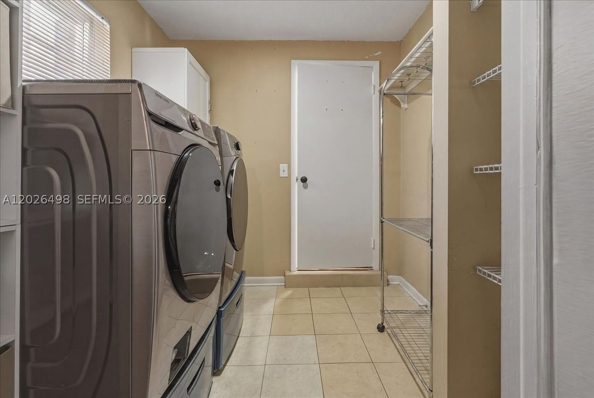 Real estate property located at 5680 Thornbluff Ave, Broward, Waterford, Davie, FL
