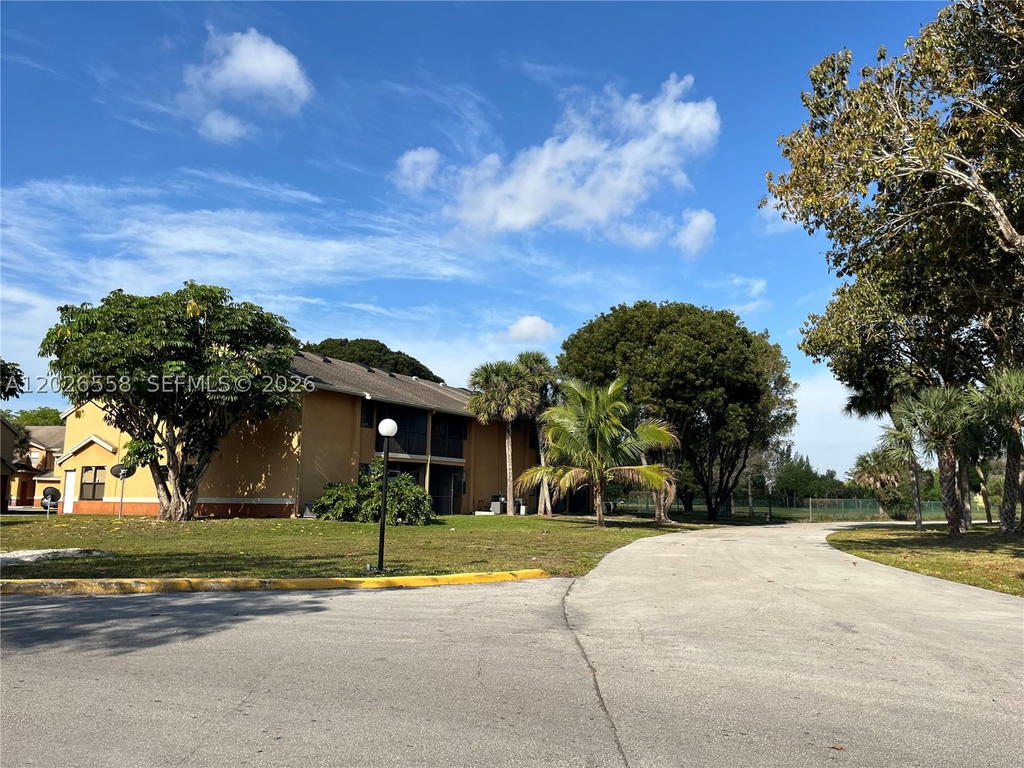 Real estate property located at 2501 56th Ave #5-14, Broward, Circle Villas (the) Condo, Lauderhill, FL