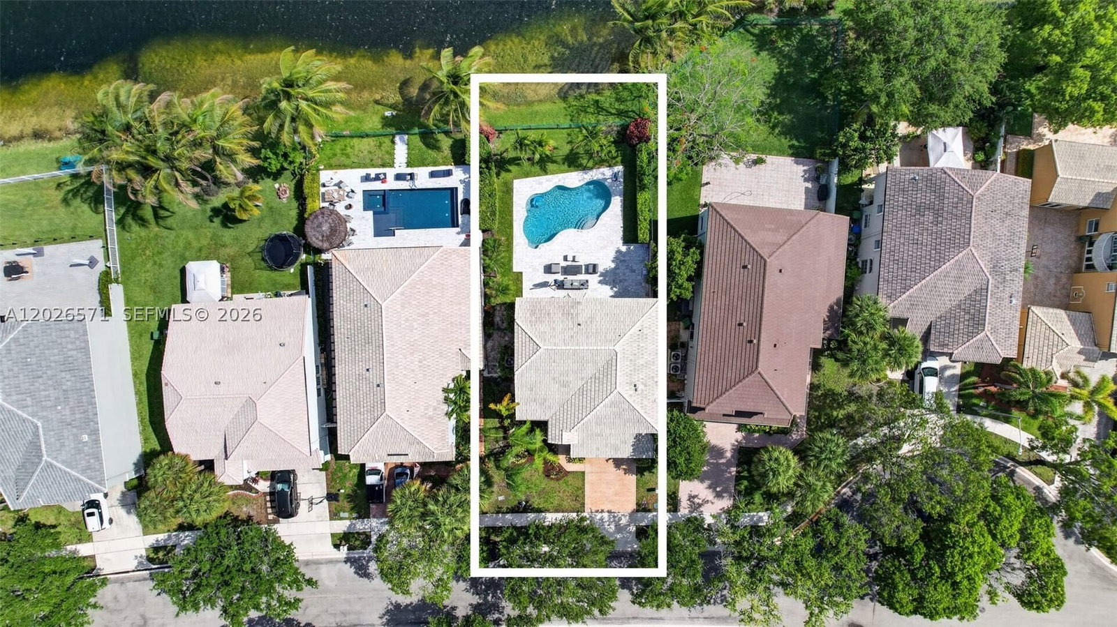 Real estate property located at 15782 10th St, Broward, Towngate, Pembroke Pines, FL
