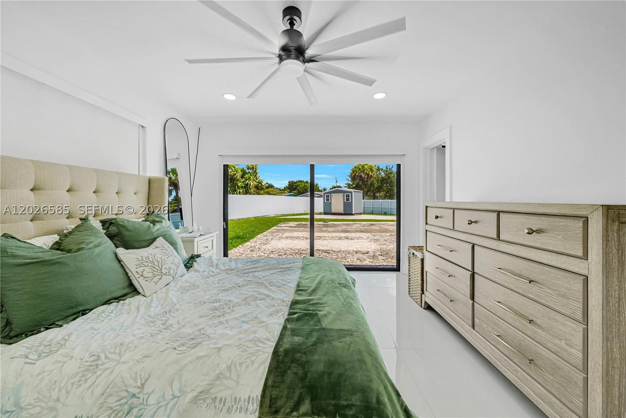 Real estate property located at 9265 Martinique Dr, Miami-dade, Pine Tree Manor Sec 2, Cutler Bay, FL