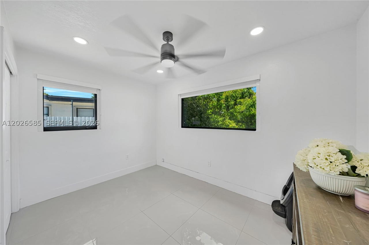 Real estate property located at 9265 Martinique Dr, Miami-dade, Pine Tree Manor Sec 2, Cutler Bay, FL