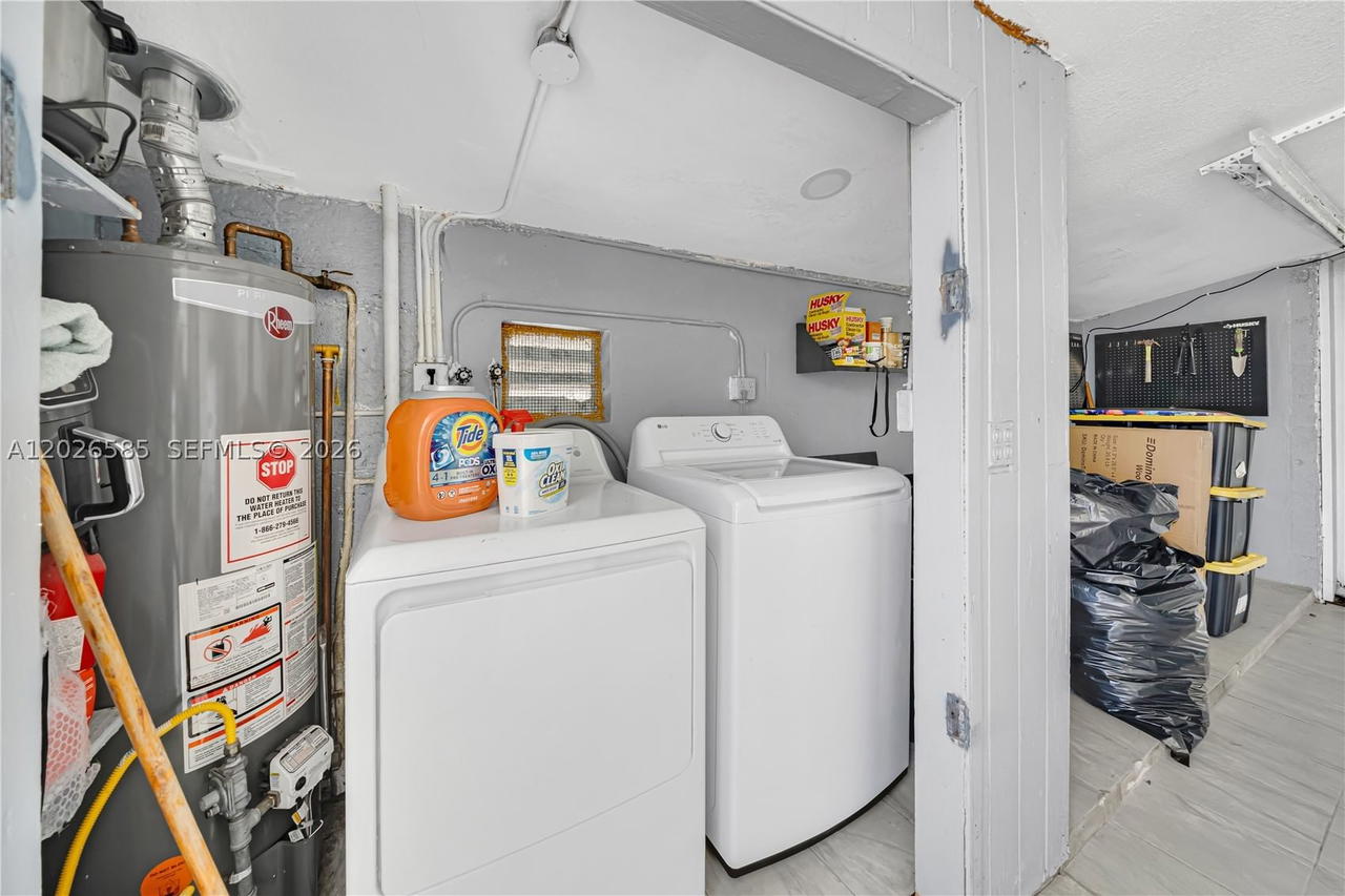 Real estate property located at 9265 Martinique Dr, Miami-dade, Pine Tree Manor Sec 2, Cutler Bay, FL