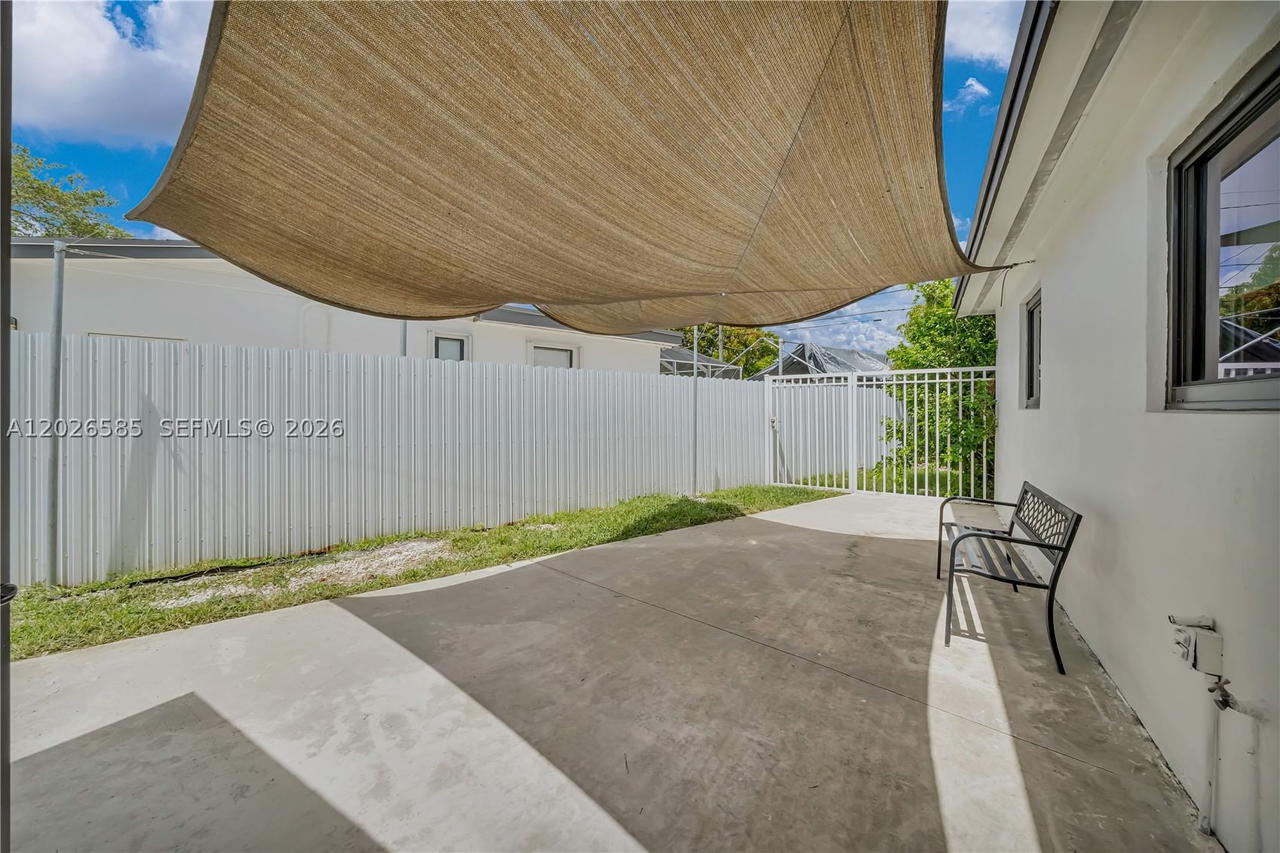 Real estate property located at 9265 Martinique Dr, Miami-dade, Pine Tree Manor Sec 2, Cutler Bay, FL