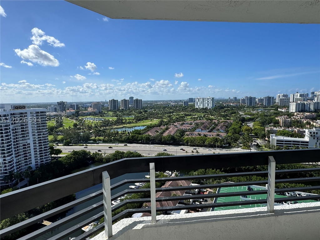 Real estate property located at 3530 Mystic Pointe Dr #2709, Miami-dade, Mystic Pointe Tower 500 C, Aventura, FL