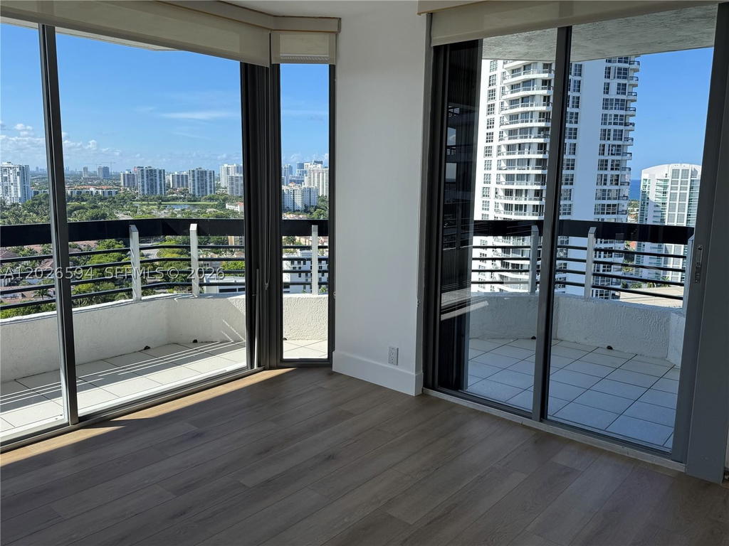 Real estate property located at 3530 Mystic Pointe Dr #2709, Miami-dade, Mystic Pointe Tower 500 C, Aventura, FL