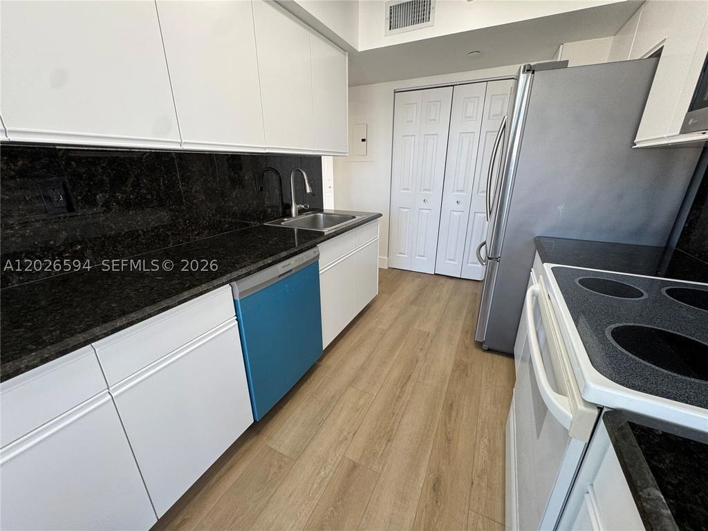 Real estate property located at 3530 Mystic Pointe Dr #2709, Miami-dade, Mystic Pointe Tower 500 C, Aventura, FL