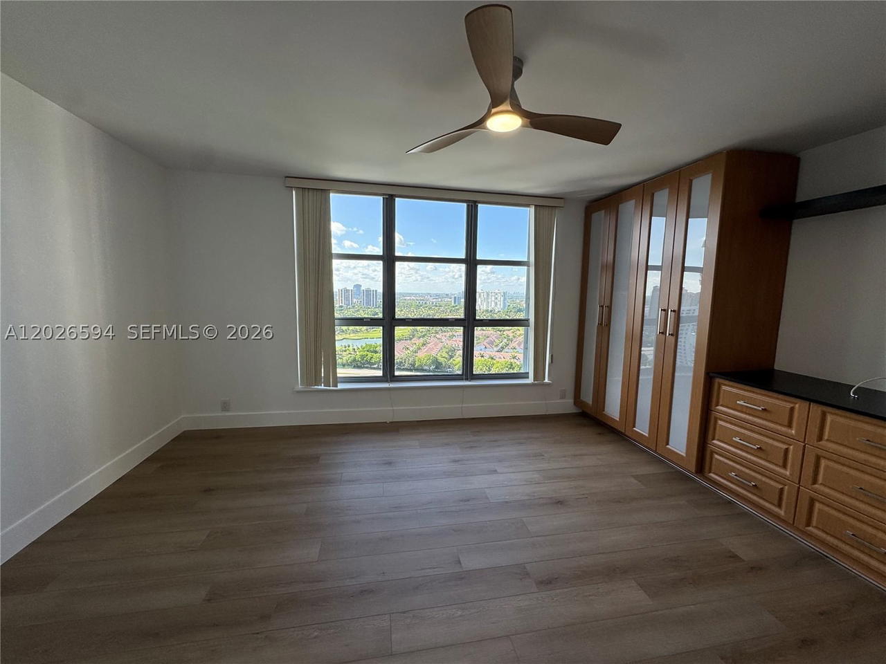 Real estate property located at 3530 Mystic Pointe Dr #2709, Miami-dade, Mystic Pointe Tower 500 C, Aventura, FL