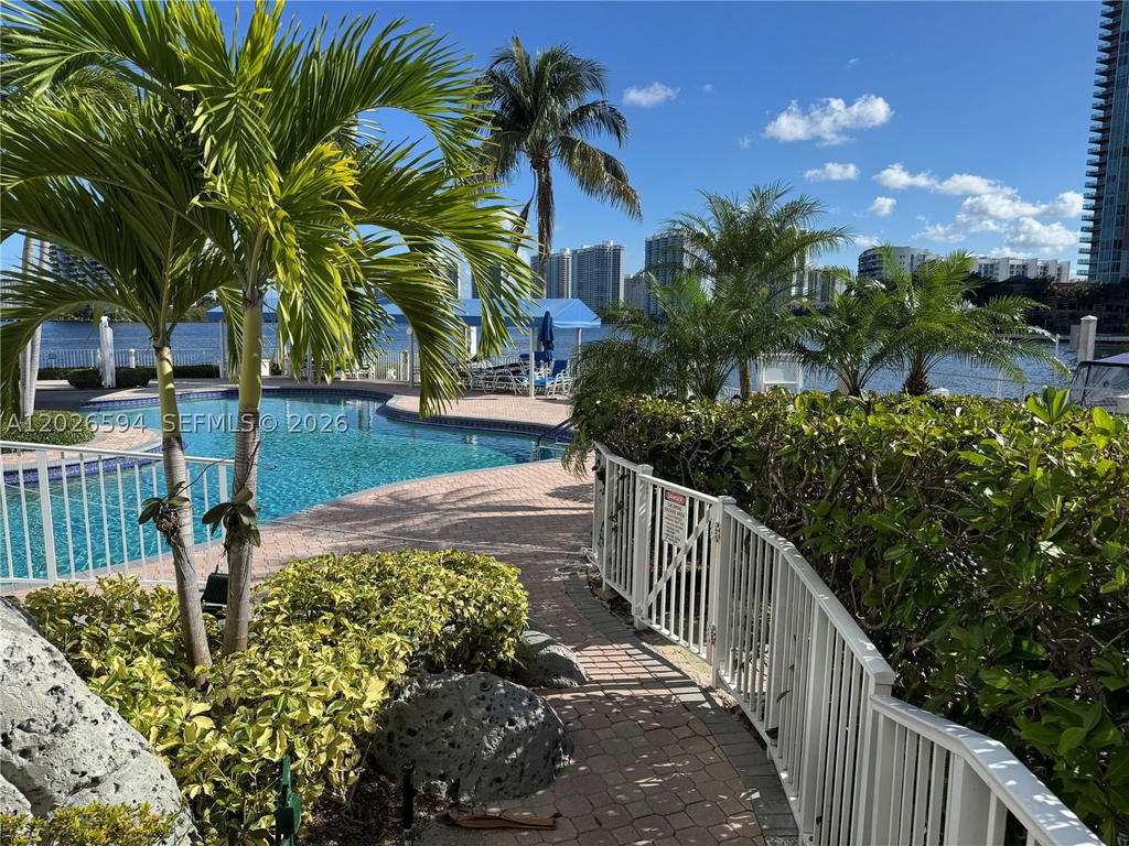 Real estate property located at 3530 Mystic Pointe Dr #2709, Miami-dade, Mystic Pointe Tower 500 C, Aventura, FL