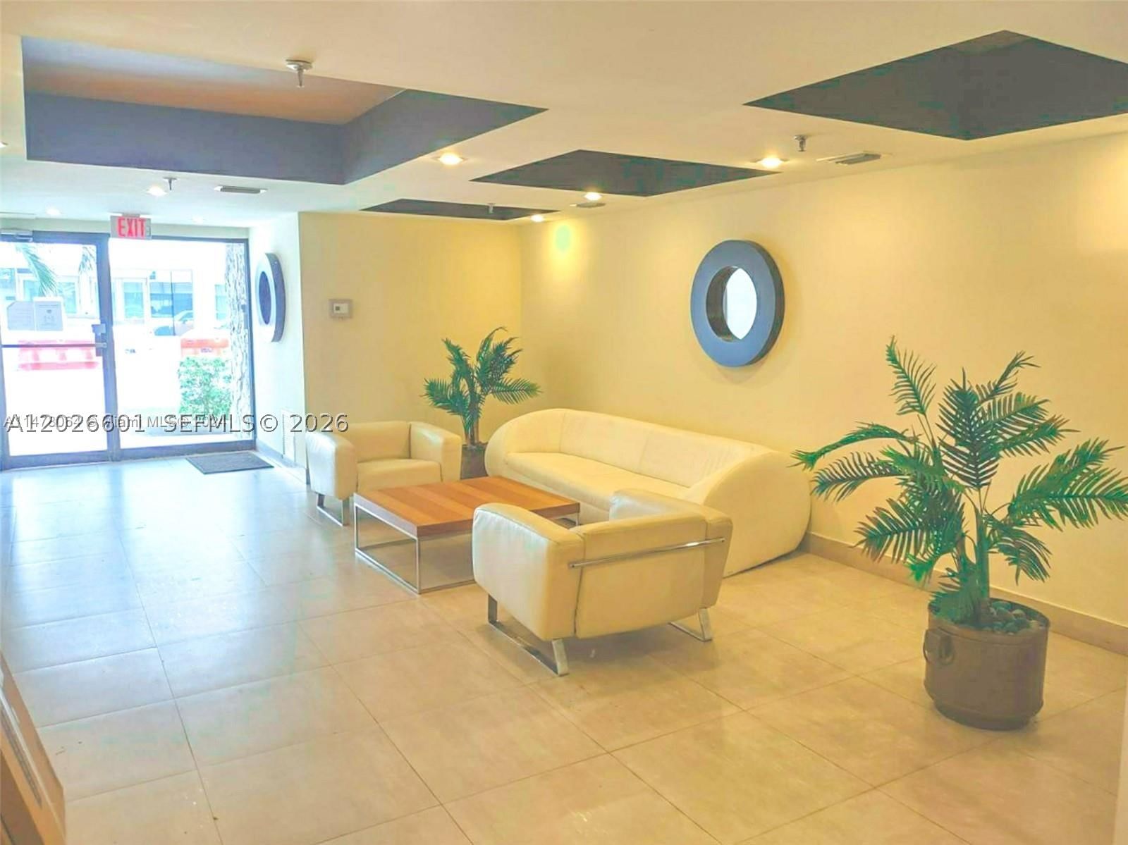 Real estate property located at 2924 Collins Ave #301, Miami-dade, Ocean View Plaza Condo, Miami Beach, FL