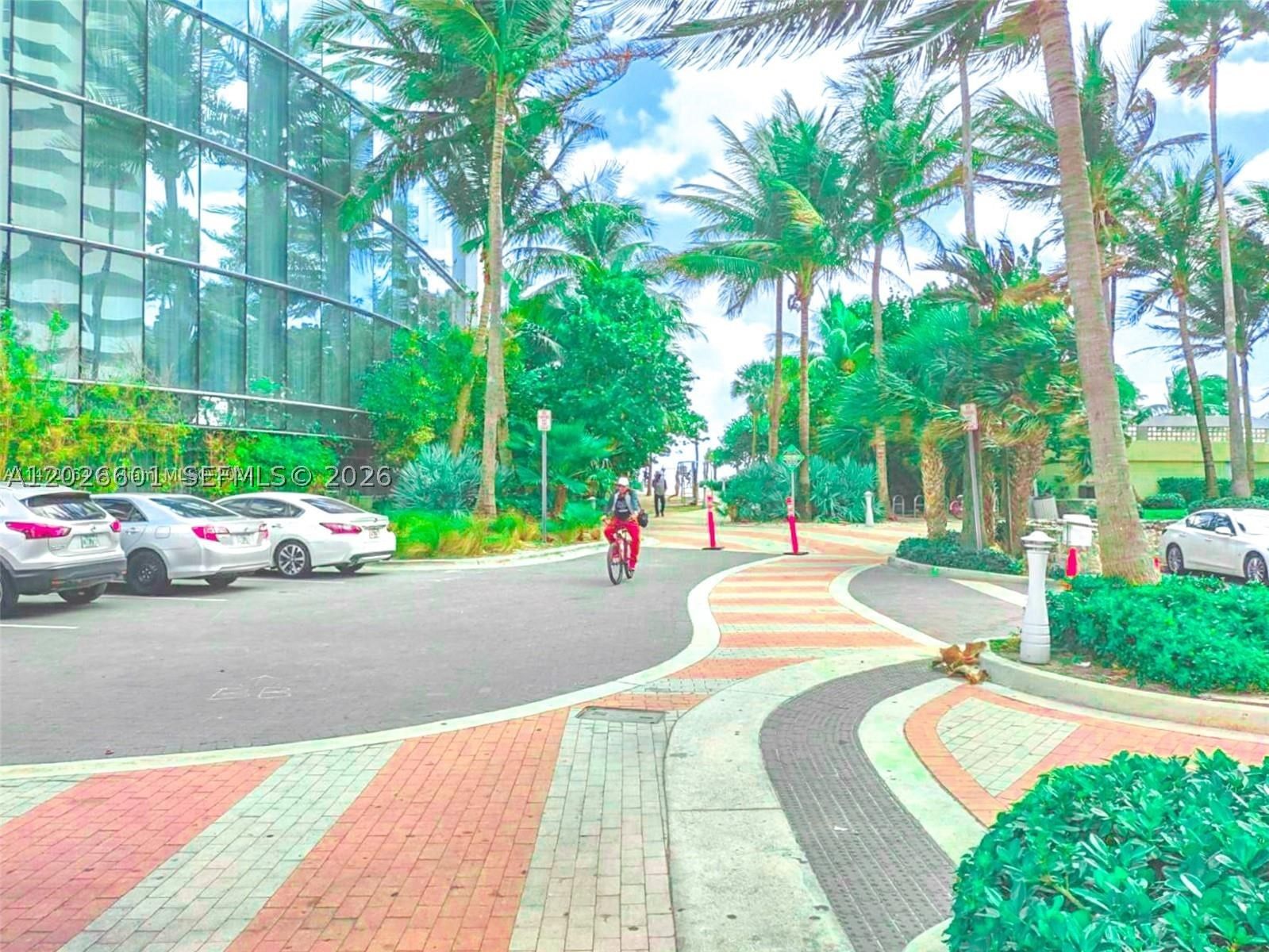 Real estate property located at 2924 Collins Ave #301, Miami-dade, Ocean View Plaza Condo, Miami Beach, FL
