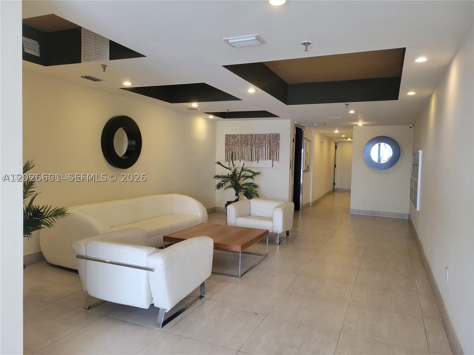 Real estate property located at 2924 Collins Ave #301, Miami-dade, Ocean View Plaza Condo, Miami Beach, FL