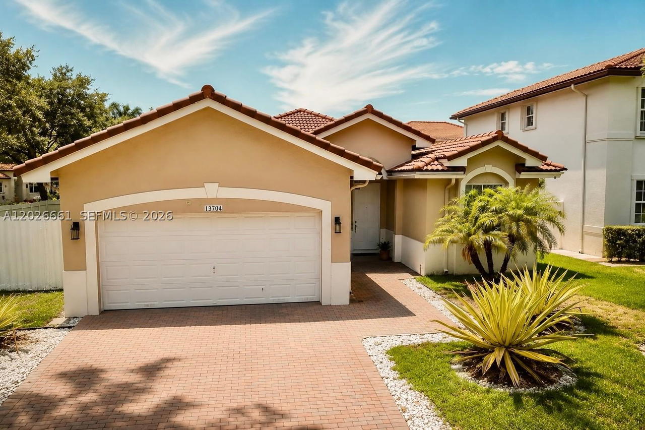 Real estate property located at 13704 31st St, Broward, Pod 12 At Monarch Lakes, Miramar, FL