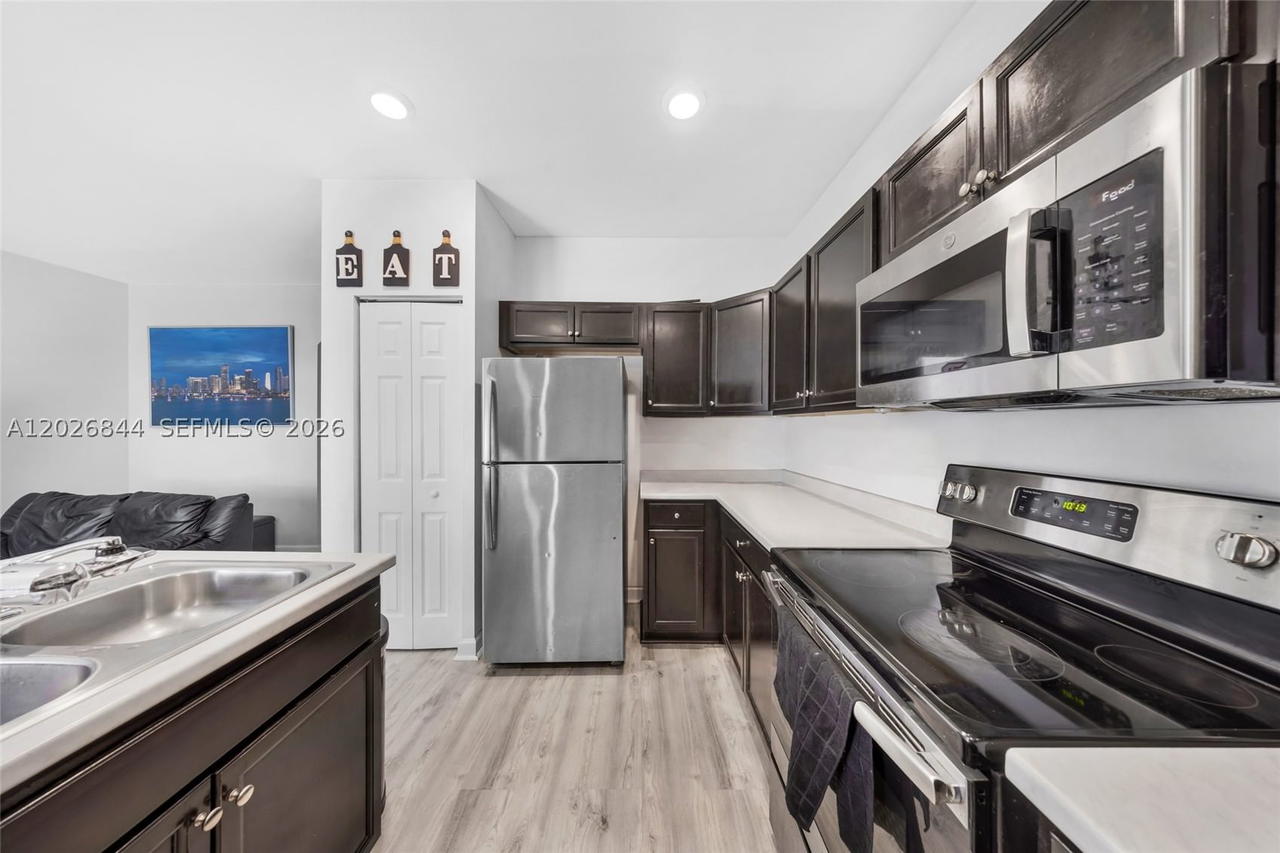 Real estate property located at 9381 33rd Ln, Miami-dade, Bonterra, Hialeah, FL