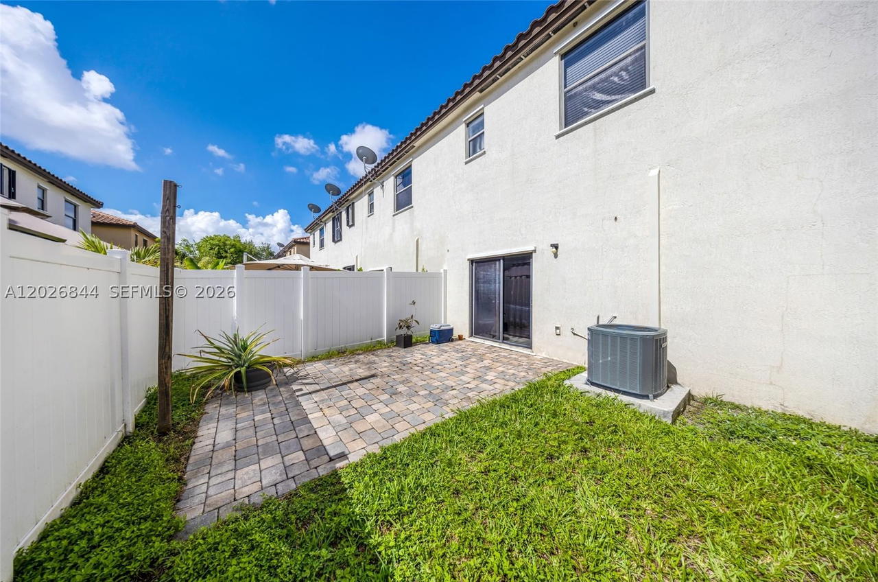 Real estate property located at 9381 33rd Ln, Miami-dade, Bonterra, Hialeah, FL