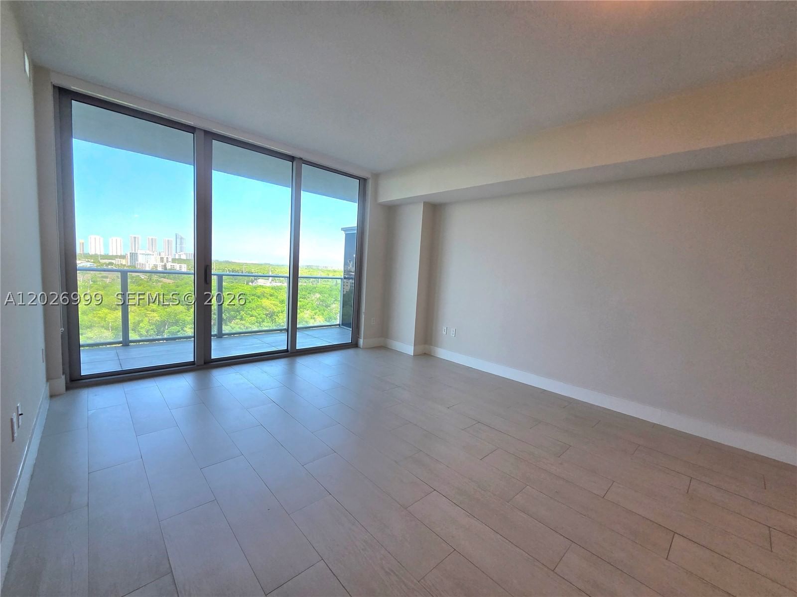 Real estate property located at 16385 Biscayne Blvd #1019, Miami-dade, The Harbour South Condo, North Miami Beach, FL
