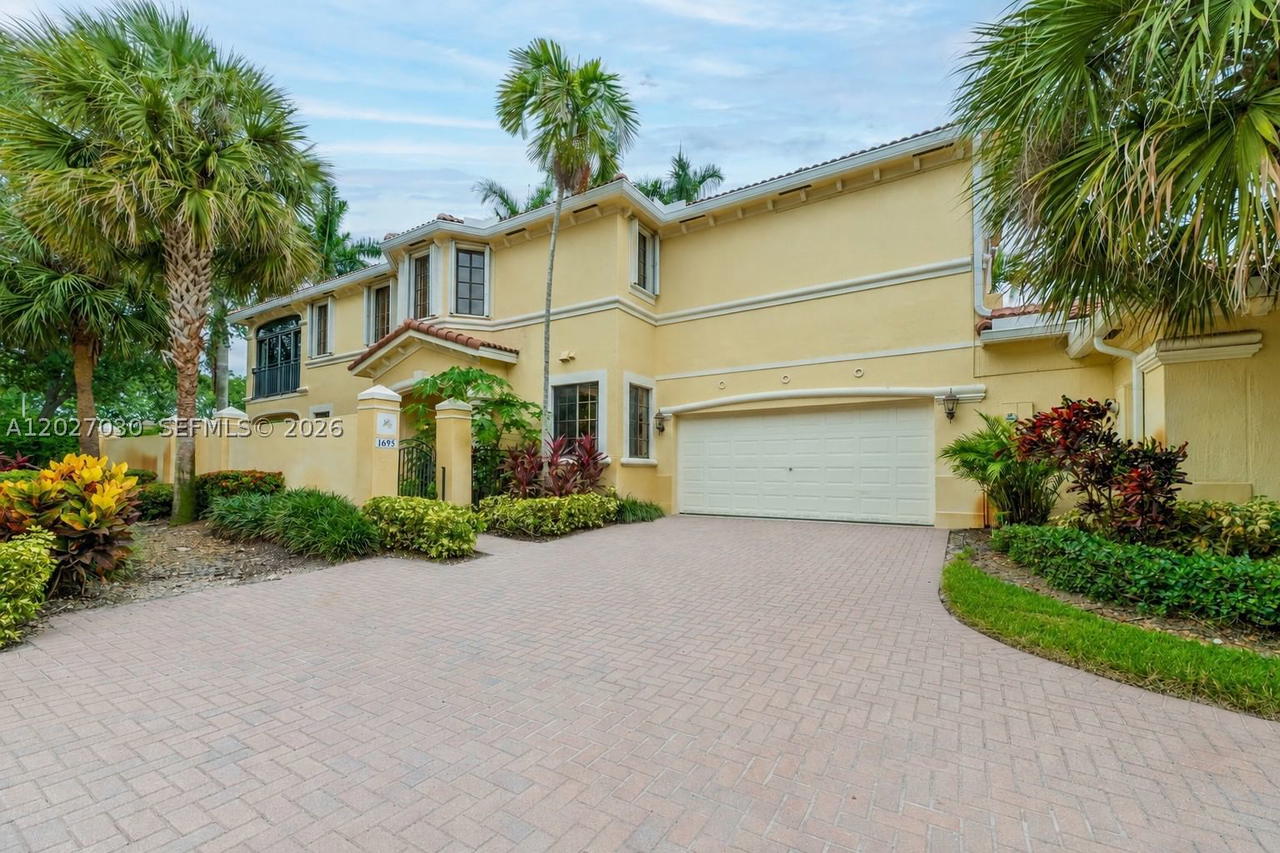 Real estate property located at 1695 Passion Vine Cir #22-1, Broward, Mariposa Pointe At Weston, Weston, FL