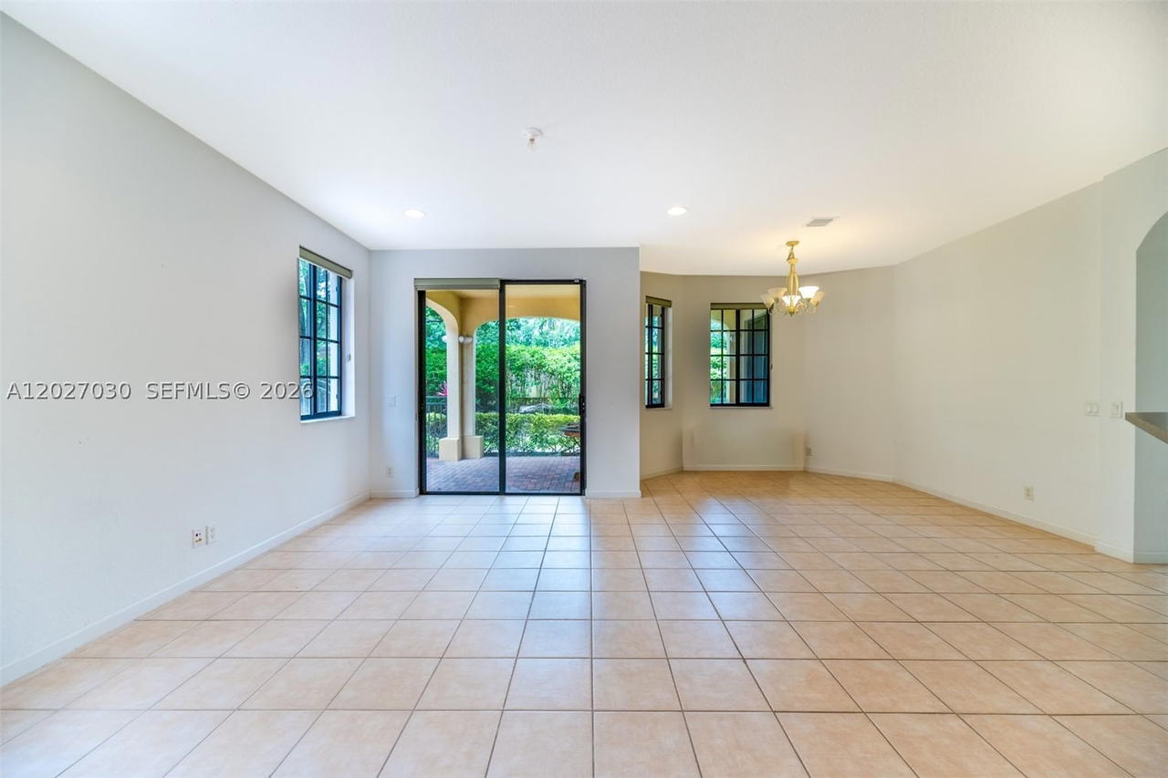 Real estate property located at 1695 Passion Vine Cir #22-1, Broward, Mariposa Pointe At Weston, Weston, FL
