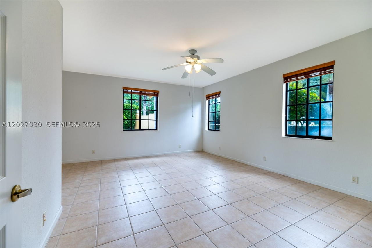 Real estate property located at 1695 Passion Vine Cir #22-1, Broward, Mariposa Pointe At Weston, Weston, FL