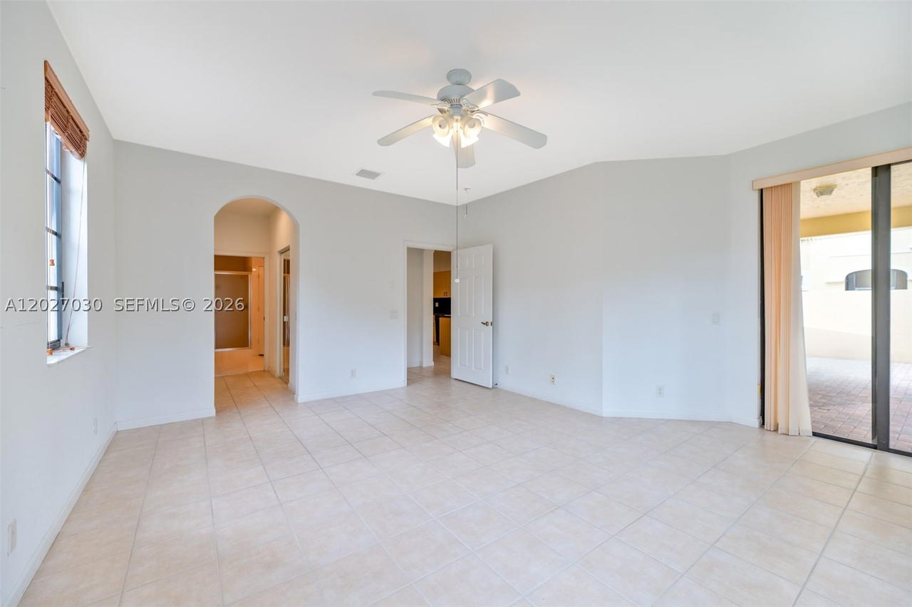 Real estate property located at 1695 Passion Vine Cir #22-1, Broward, Mariposa Pointe At Weston, Weston, FL