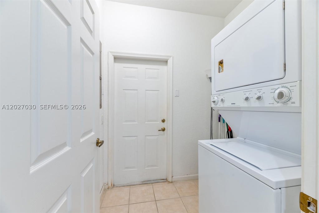 Real estate property located at 1695 Passion Vine Cir #22-1, Broward, Mariposa Pointe At Weston, Weston, FL