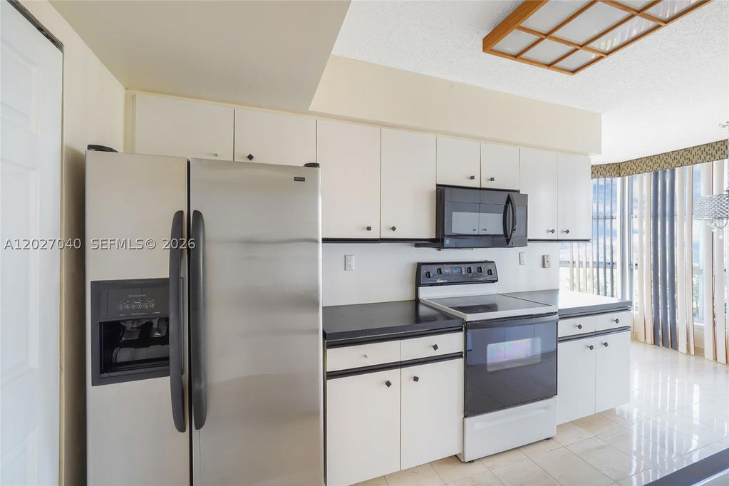 Real estate property located at 3600 Mystic Pointe Dr #812, Miami-dade, Mystic Pointe Condo No On, Aventura, FL