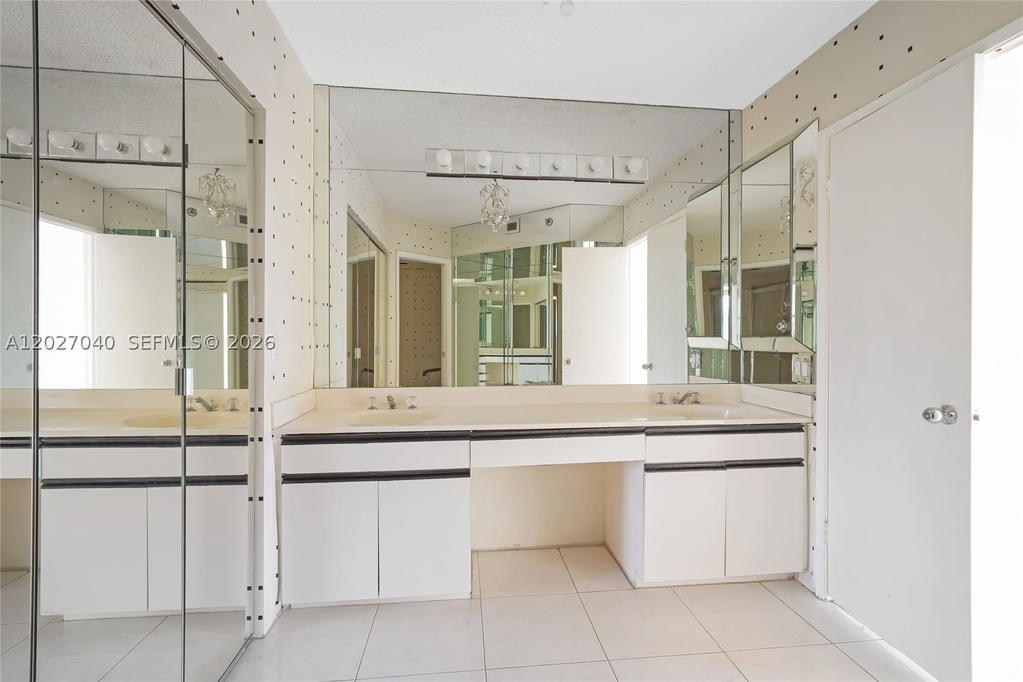 Real estate property located at 3600 Mystic Pointe Dr #812, Miami-dade, Mystic Pointe Condo No On, Aventura, FL