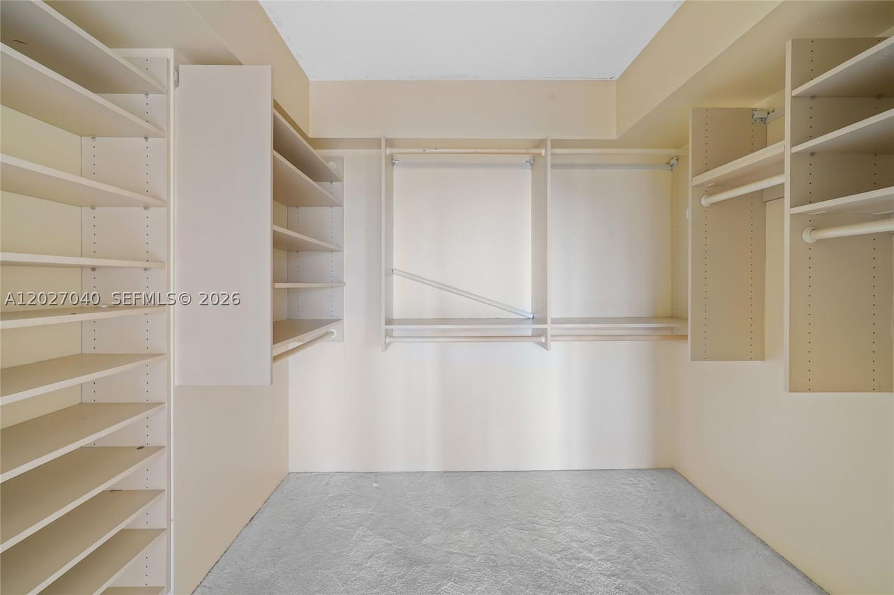Real estate property located at 3600 Mystic Pointe Dr #812, Miami-dade, Mystic Pointe Condo No On, Aventura, FL